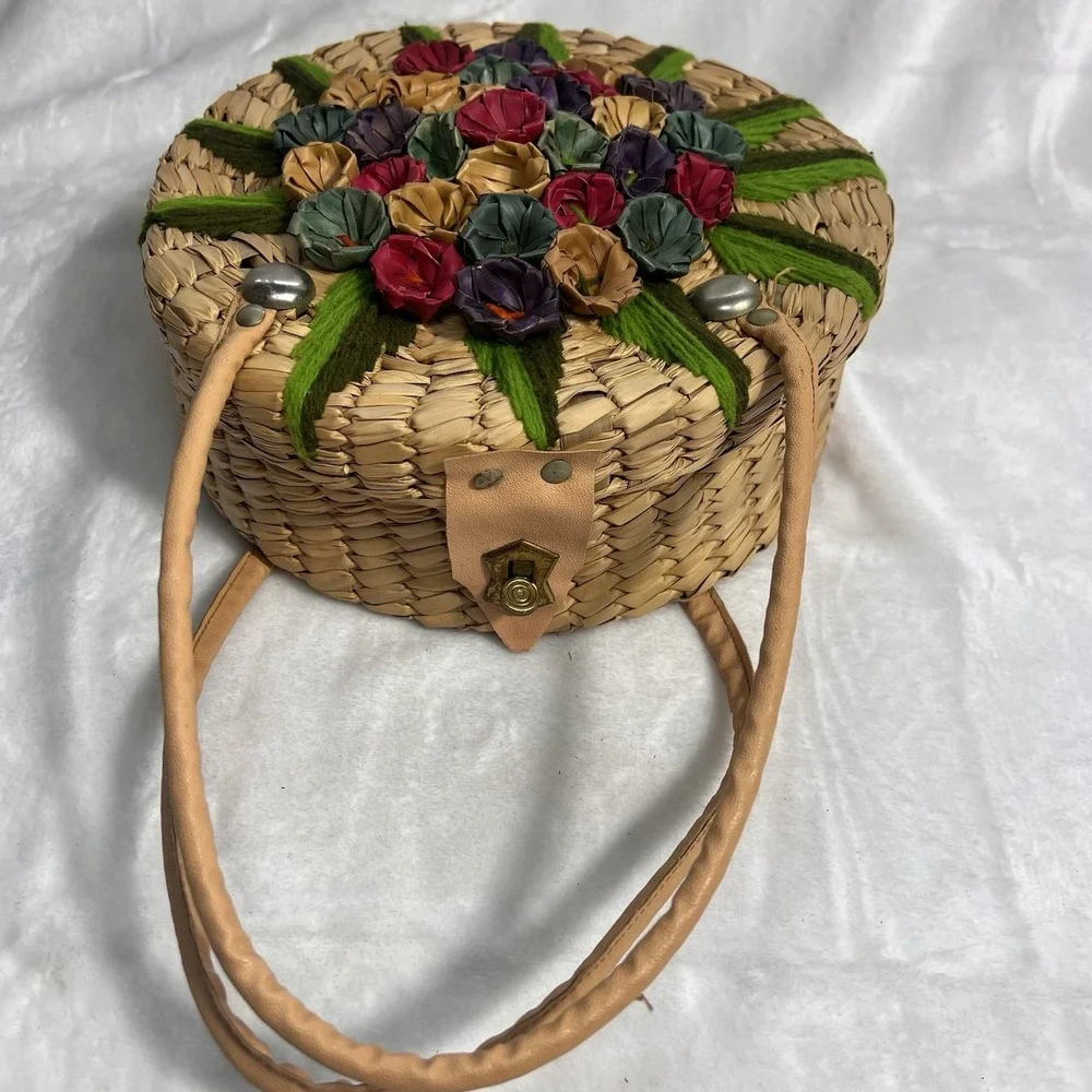 Vintage 1960s Round Straw Purse Floral Raffia Handbag Resort Cruise Bag